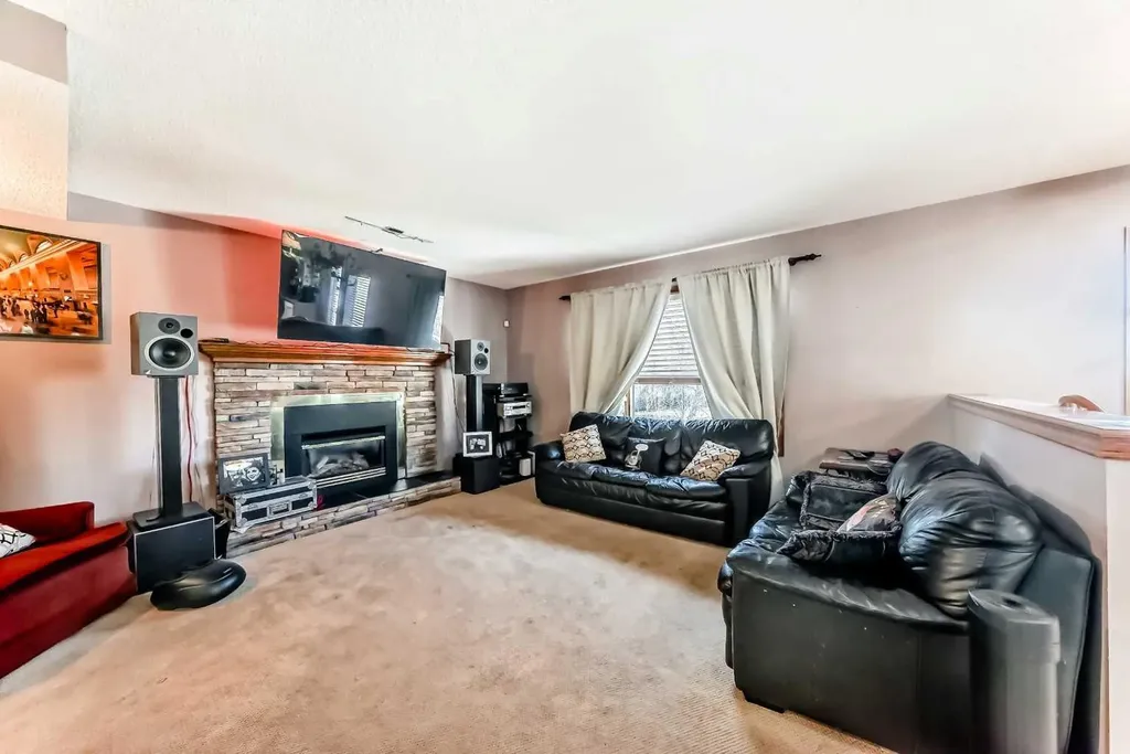 402 Citadel Hills Circle NW Calgary AB T3G 3V7