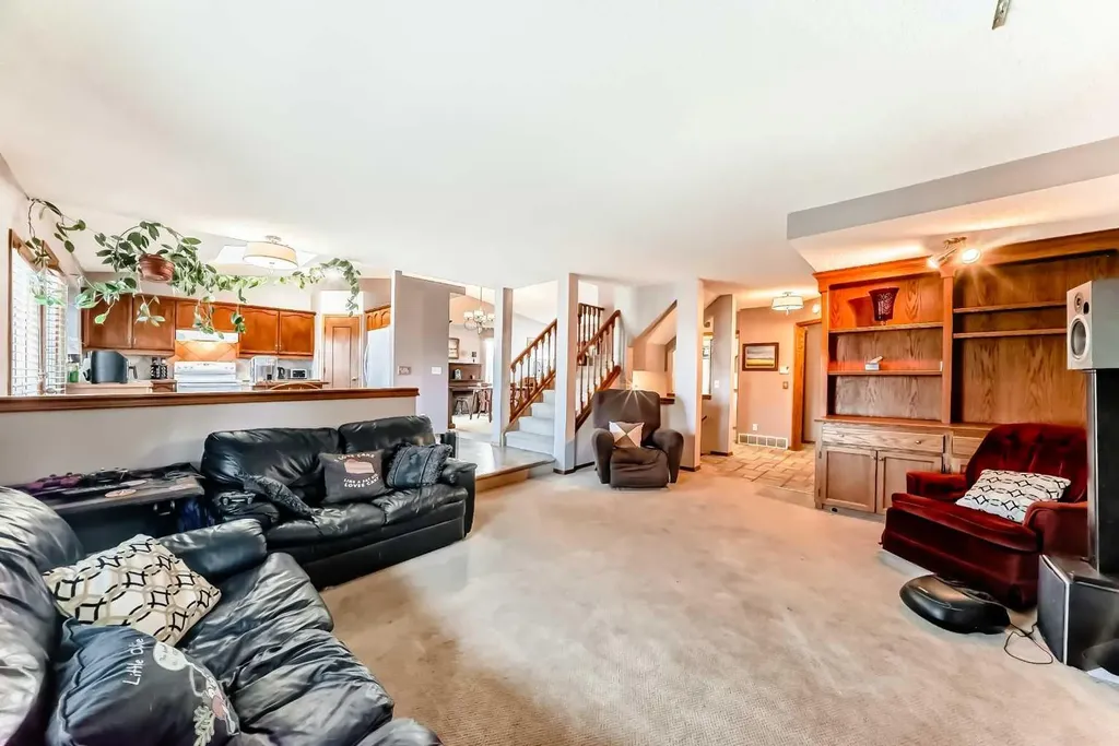 402 Citadel Hills Circle NW Calgary AB T3G 3V7