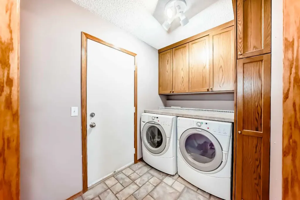 402 Citadel Hills Circle NW Calgary AB T3G 3V7