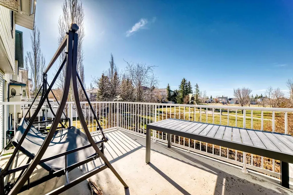 402 Citadel Hills Circle NW Calgary AB T3G 3V7