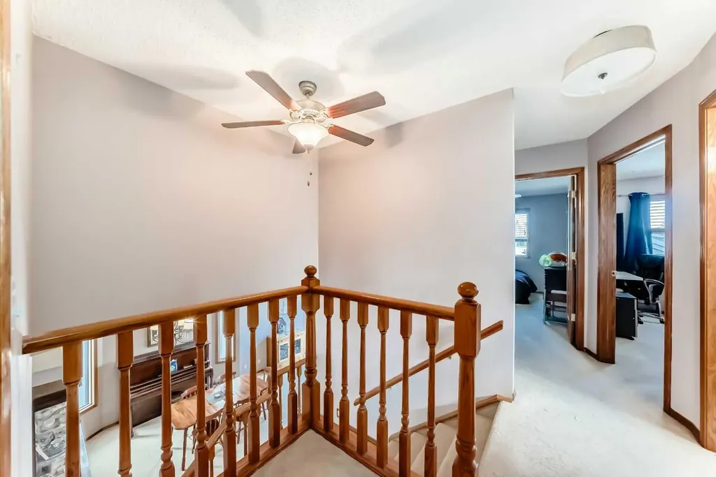 402 Citadel Hills Circle NW Calgary AB T3G 3V7