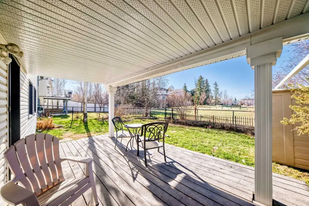 402 Citadel Hills Circle NW Calgary AB T3G 3V7
