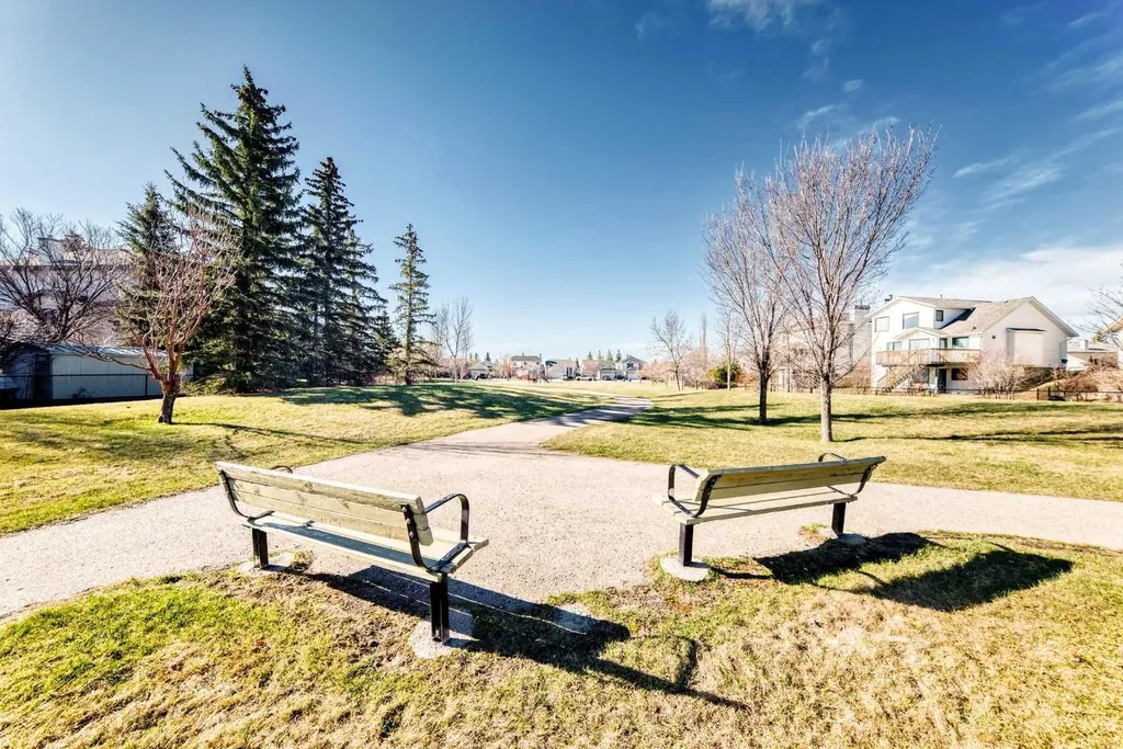 402 Citadel Hills Circle NW Calgary AB T3G 3V7