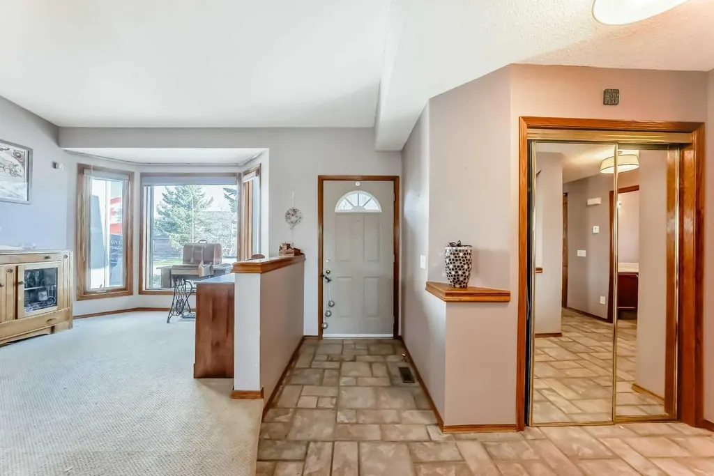402 Citadel Hills Circle NW Calgary AB T3G 3V7