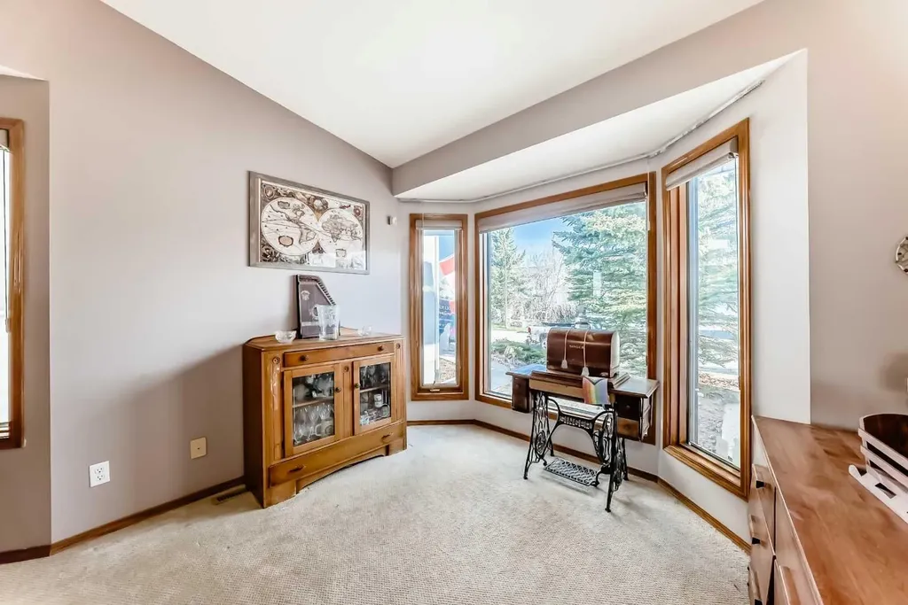 402 Citadel Hills Circle NW Calgary AB T3G 3V7