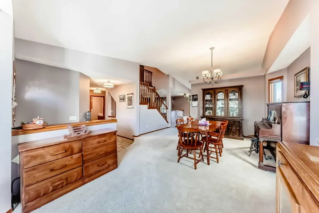 402 Citadel Hills Circle NW Calgary AB T3G 3V7