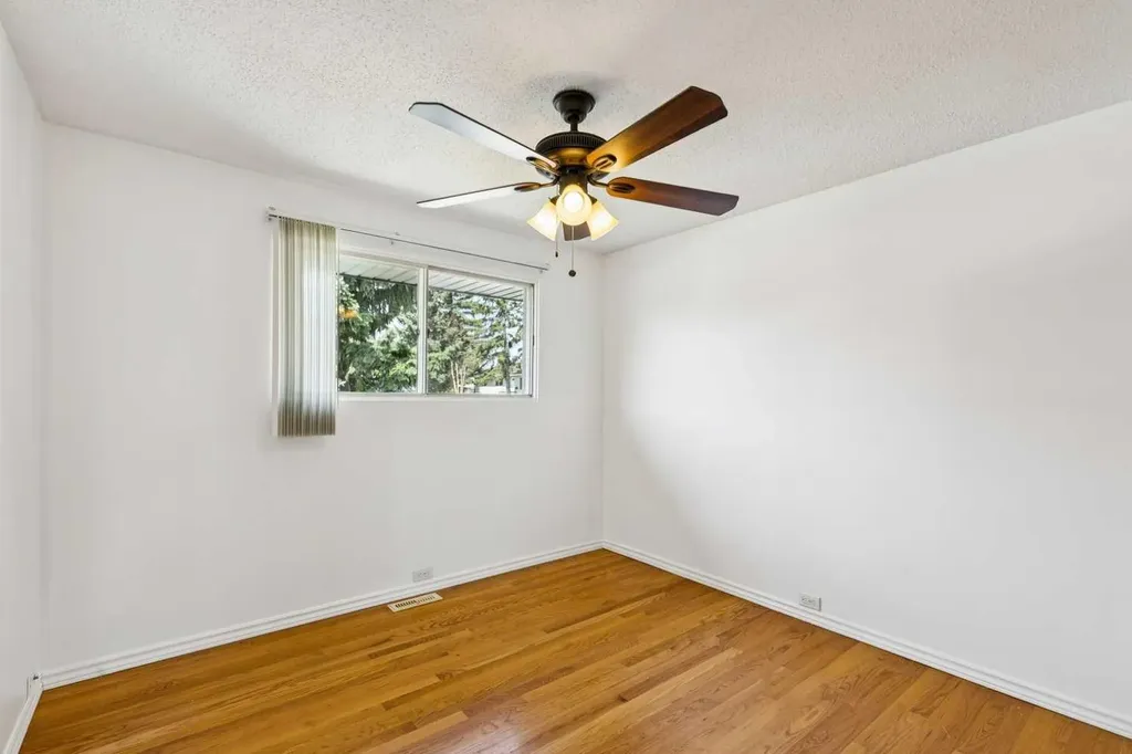 12 Huntwick Way NE Calgary AB T2K 4H3