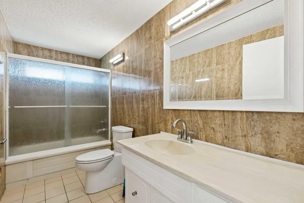 12 Huntwick Way NE Calgary AB T2K 4H3