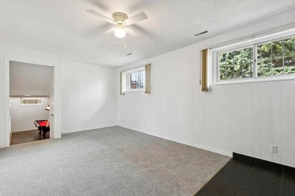 12 Huntwick Way NE Calgary AB T2K 4H3