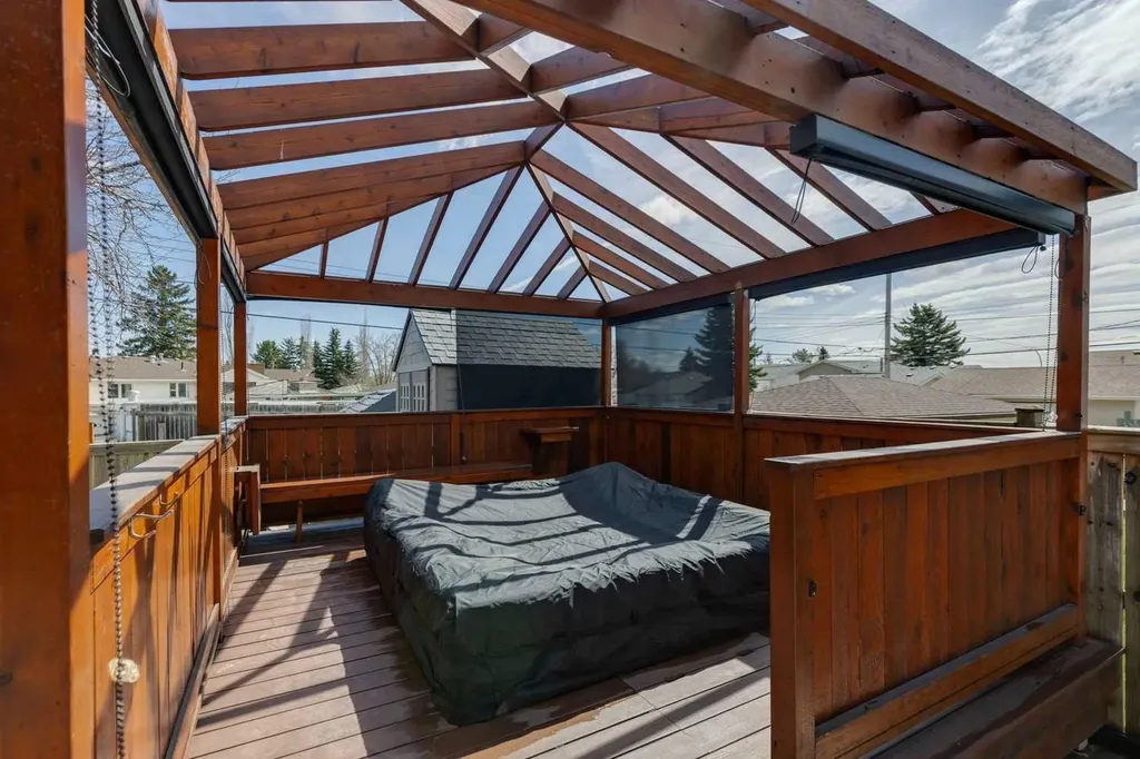 12 Huntwick Way NE Calgary AB T2K 4H3