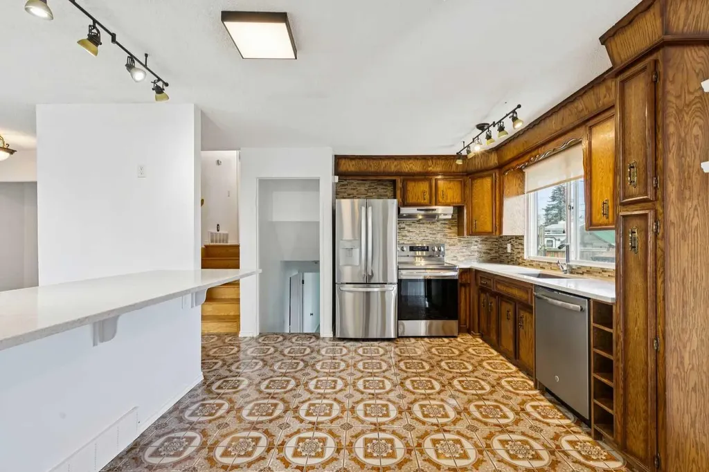 12 Huntwick Way NE Calgary AB T2K 4H3
