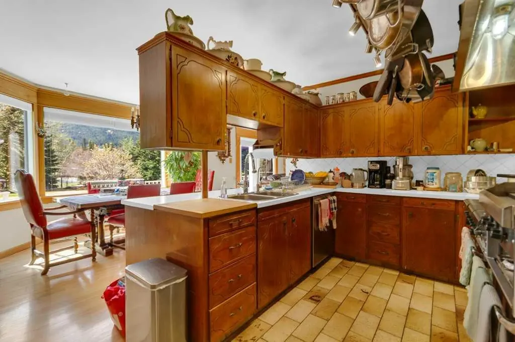 501 Buffalo Street Banff AB T1L 1A1