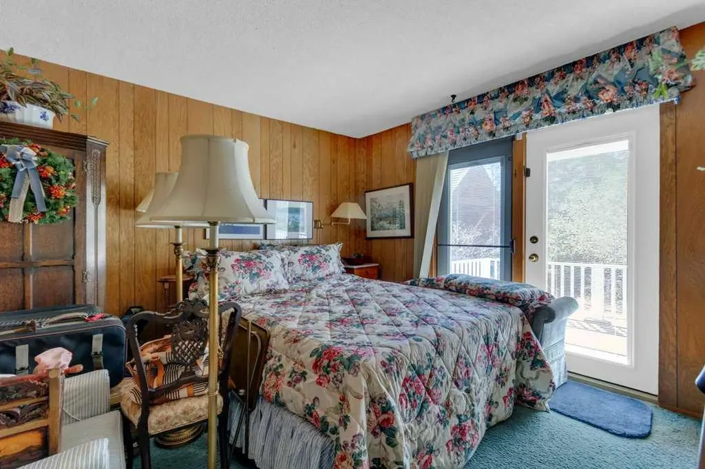 501 Buffalo Street Banff AB T1L 1A1