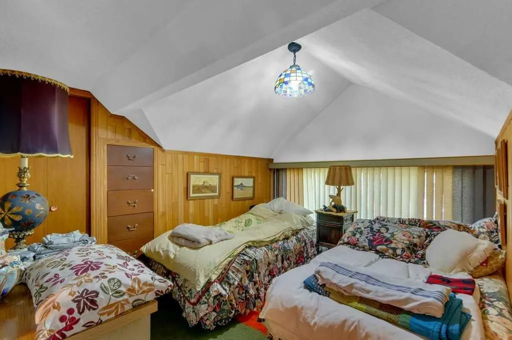 501 Buffalo Street Banff AB T1L 1A1
