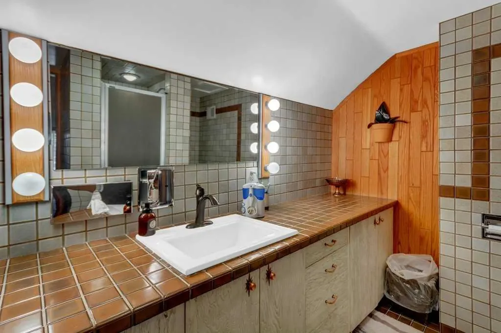 501 Buffalo Street Banff AB T1L 1A1