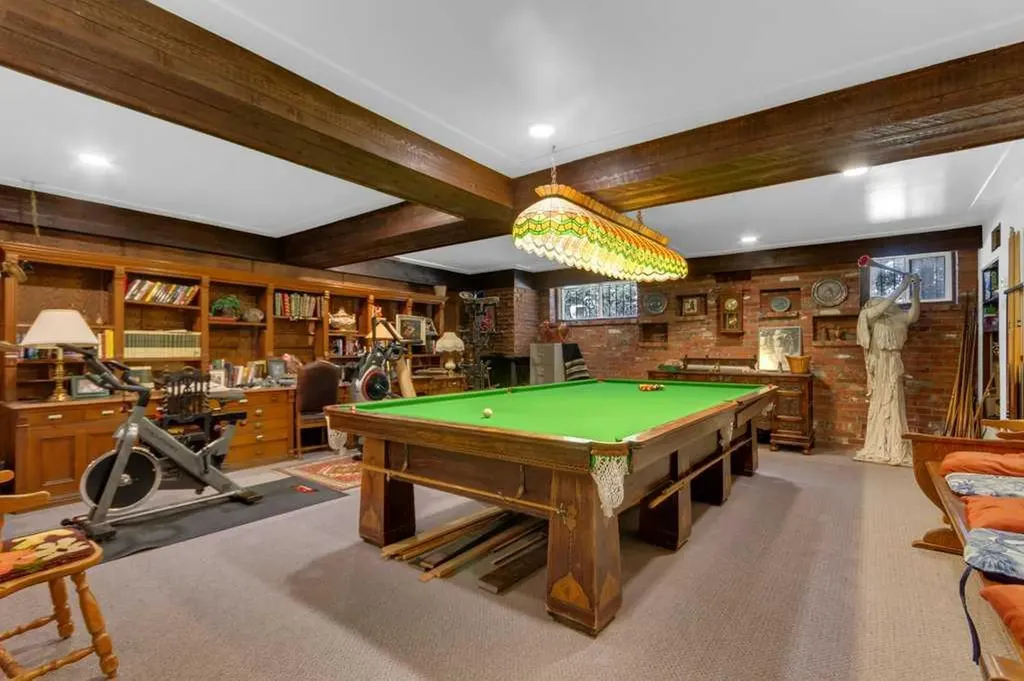 501 Buffalo Street Banff AB T1L 1A1