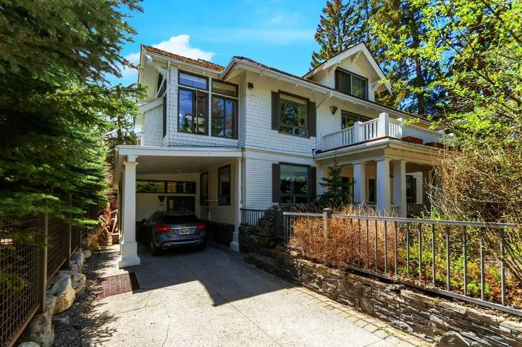 501 Buffalo Street Banff AB T1L 1A1