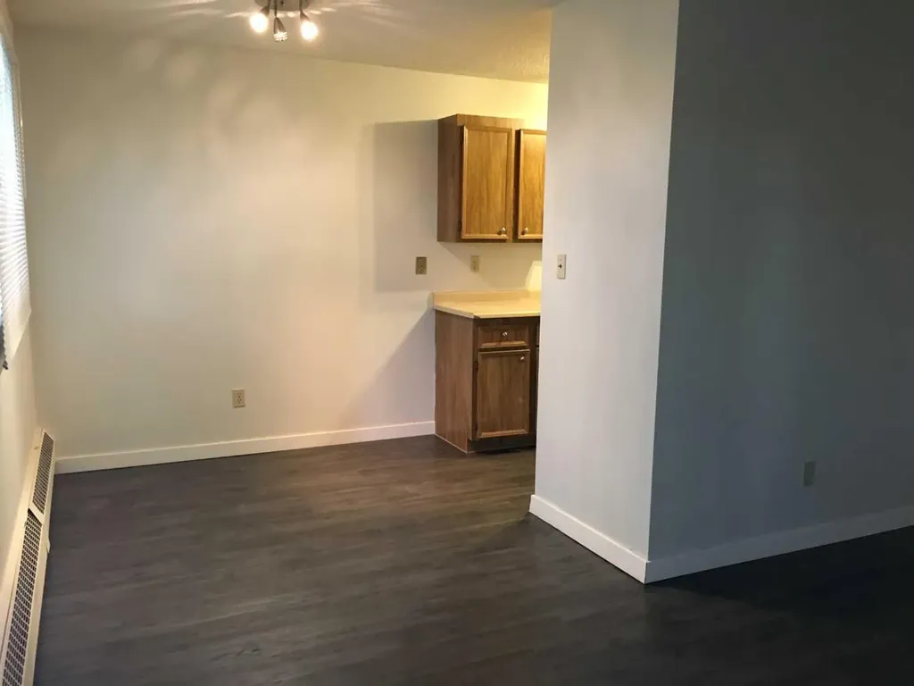 27 Bennett Street Red Deer AB T4R 1V3