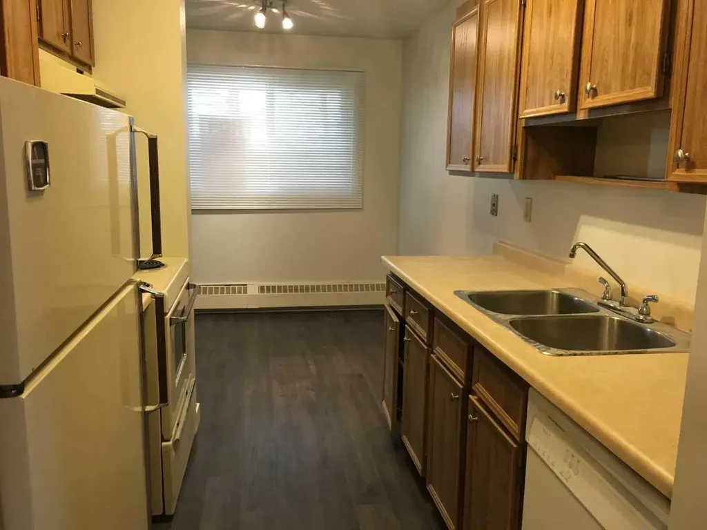 27 Bennett Street Red Deer AB T4R 1V3