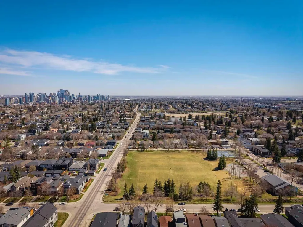 2803 26a Street SW Calgary AB T3E 2C8