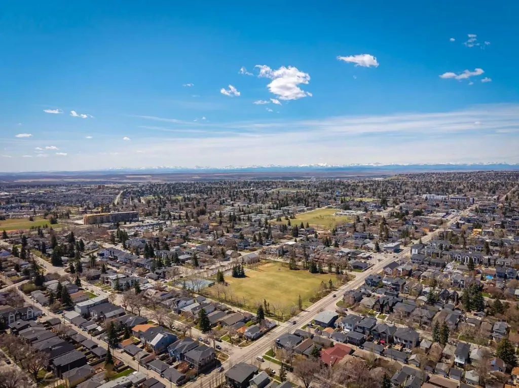 2803 26a Street SW Calgary AB T3E 2C8