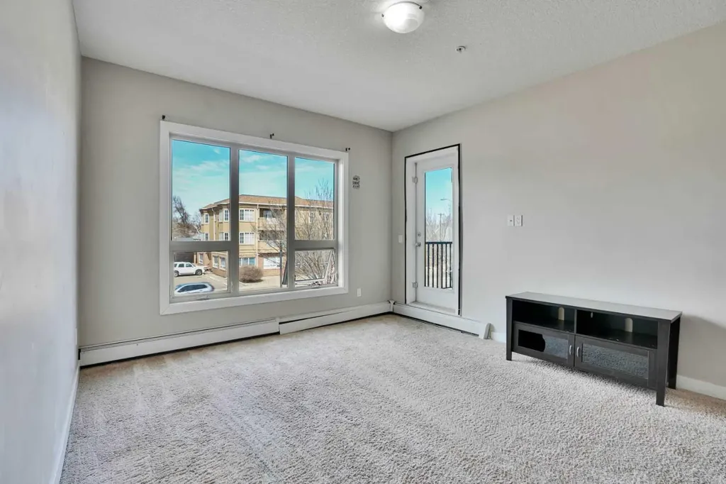 330 2nd Street W Brooks AB T1R 0E9