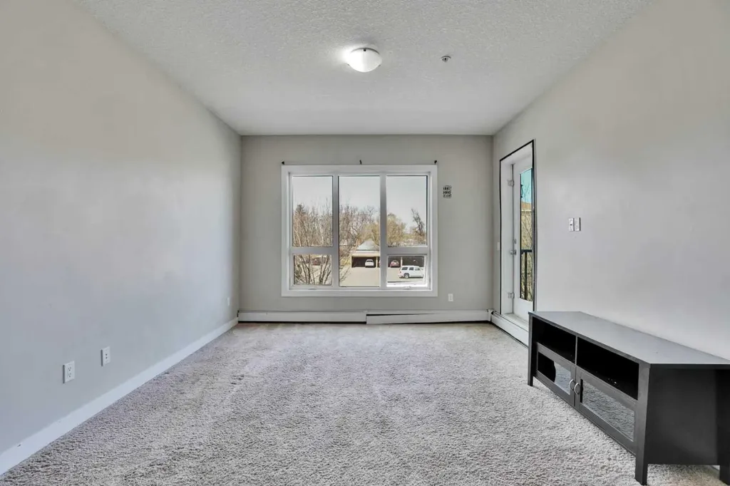 330 2nd Street W Brooks AB T1R 0E9
