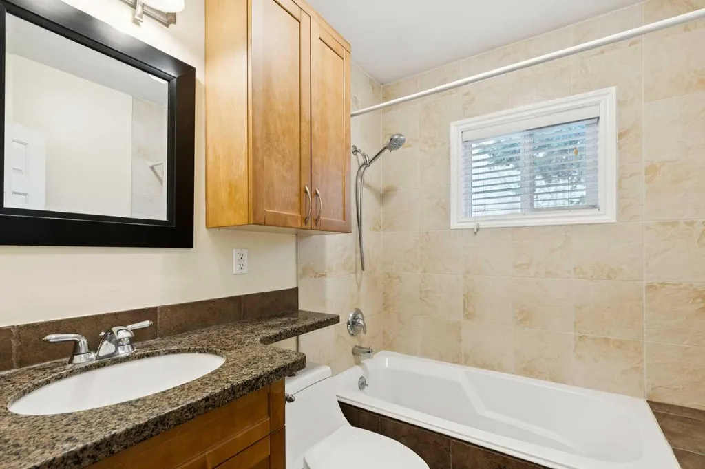 7615 36 Avenue NW Calgary AB T3B1V2