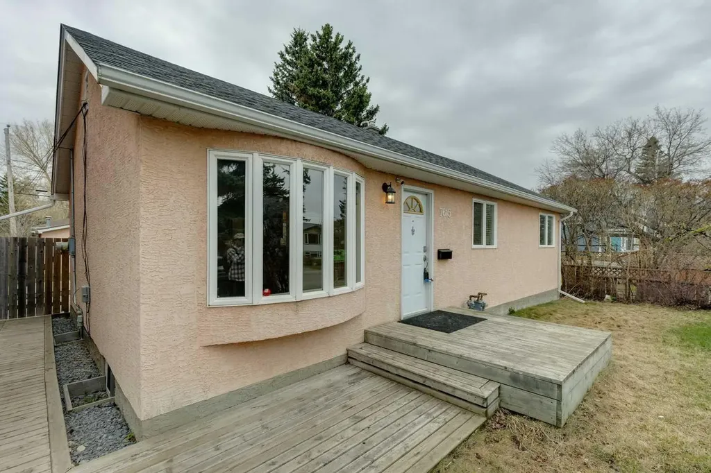 7615 36 Avenue NW Calgary AB T3B1V2
