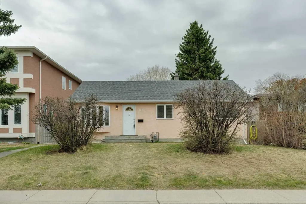 7615 36 Avenue NW Calgary AB T3B1V2