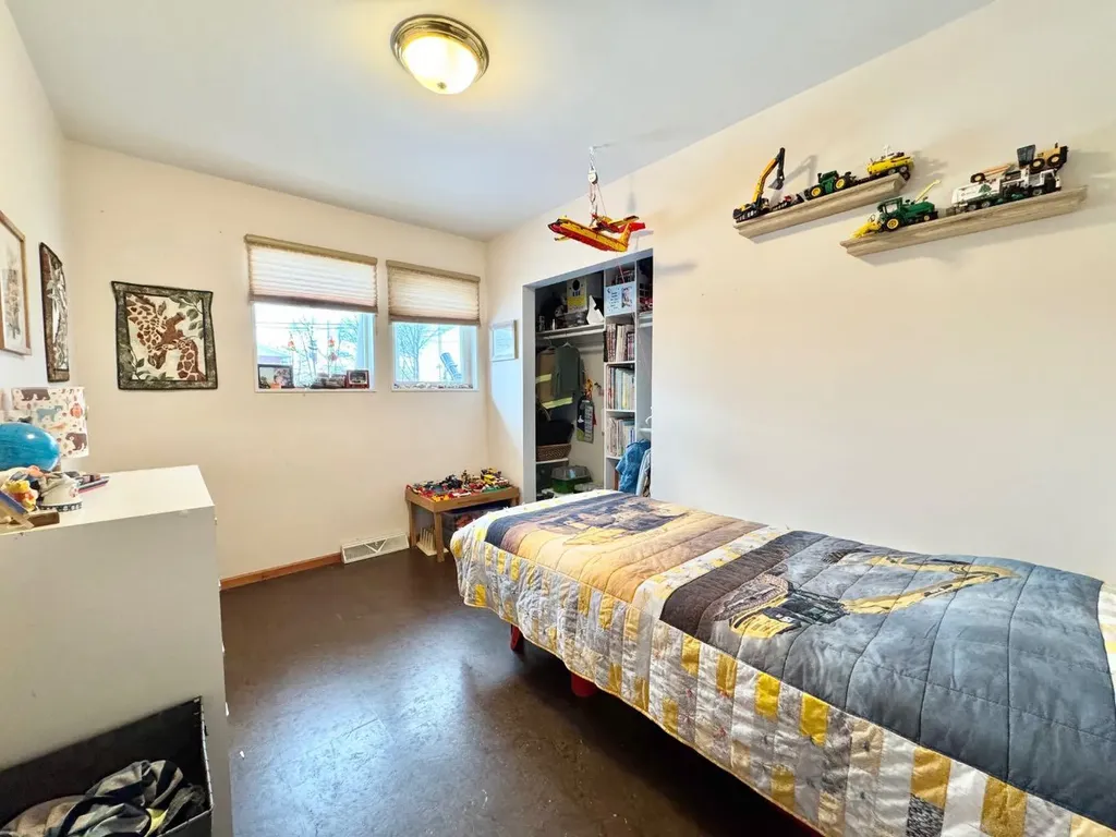 611 4 Avenue Fox Creek AB T0H 1P0