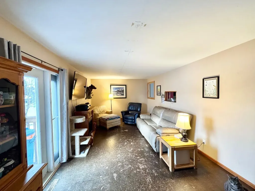611 4 Avenue Fox Creek AB T0H 1P0