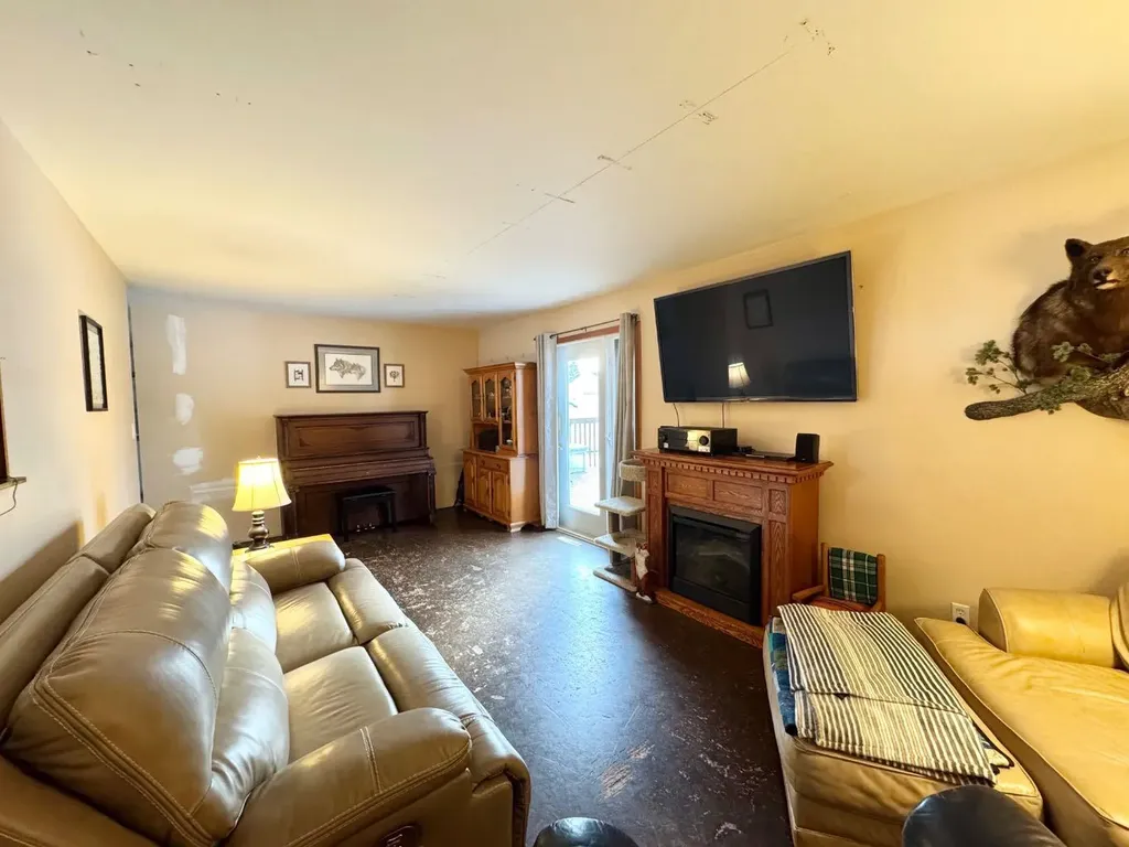 611 4 Avenue Fox Creek AB T0H 1P0
