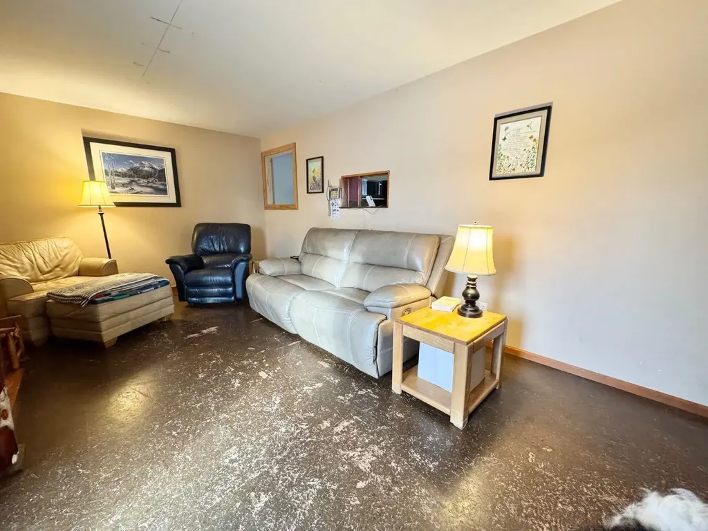 611 4 Avenue Fox Creek AB T0H 1P0