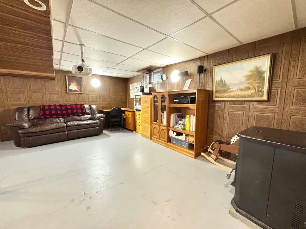 611 4 Avenue Fox Creek AB T0H 1P0