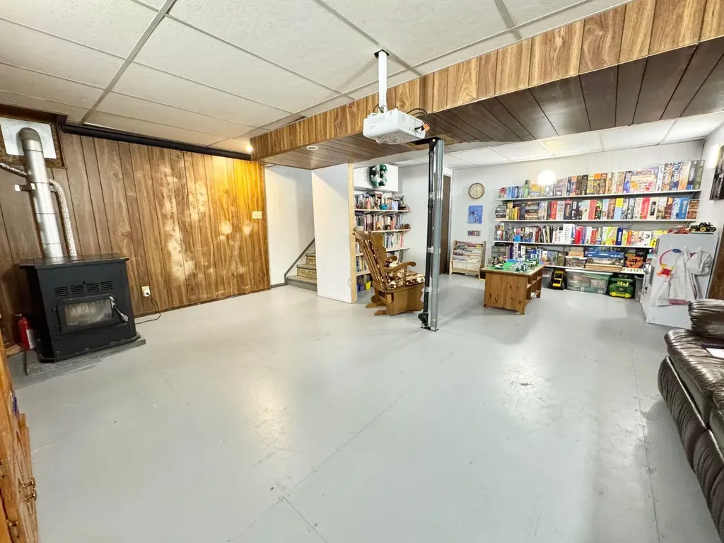 611 4 Avenue Fox Creek AB T0H 1P0