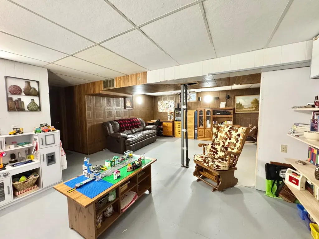611 4 Avenue Fox Creek AB T0H 1P0