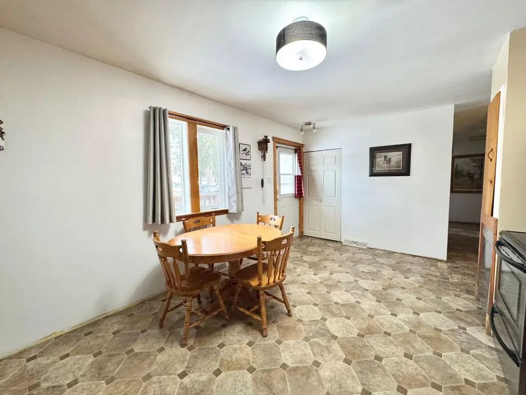 611 4 Avenue Fox Creek AB T0H 1P0