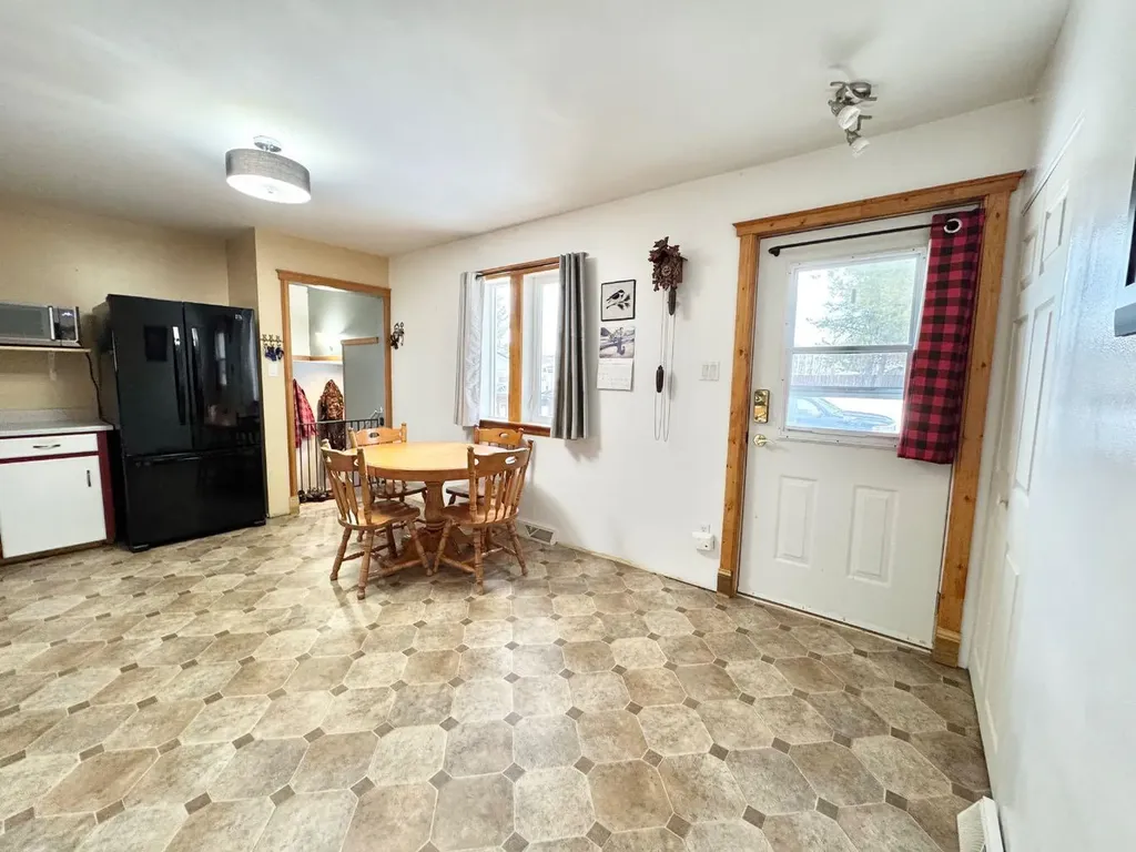 611 4 Avenue Fox Creek AB T0H 1P0