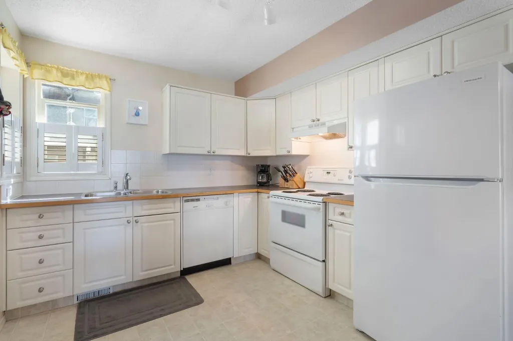 122 Bridlewood Lane SW Calgary AB T2Y3X8