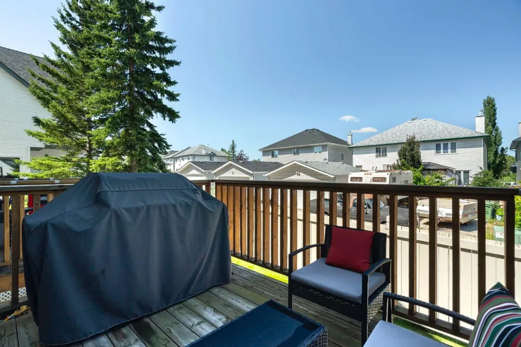 122 Bridlewood Lane SW Calgary AB T2Y3X8