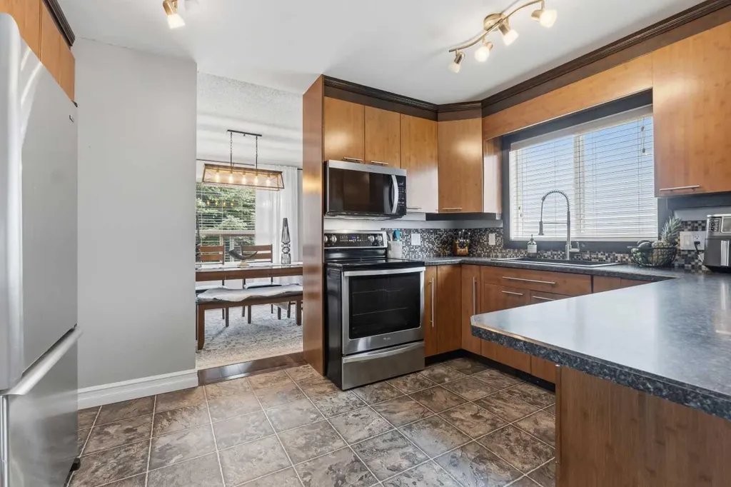 2 Pritchard Drive Whitecourt AB T7S 1B7