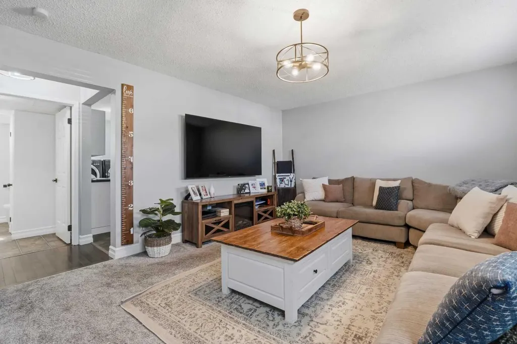2 Pritchard Drive Whitecourt AB T7S 1B7