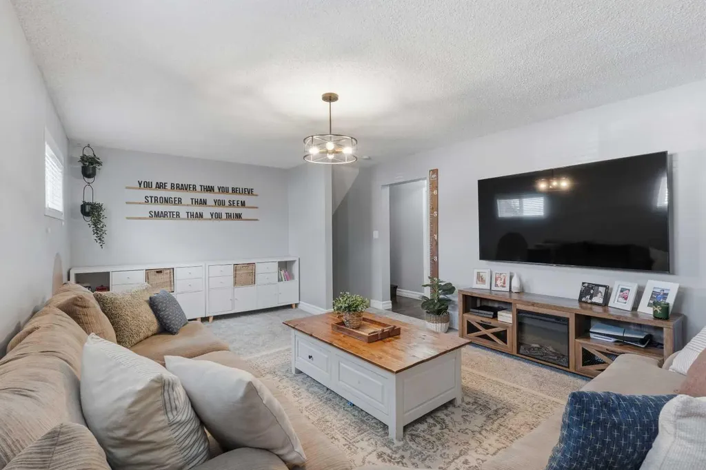 2 Pritchard Drive Whitecourt AB T7S 1B7