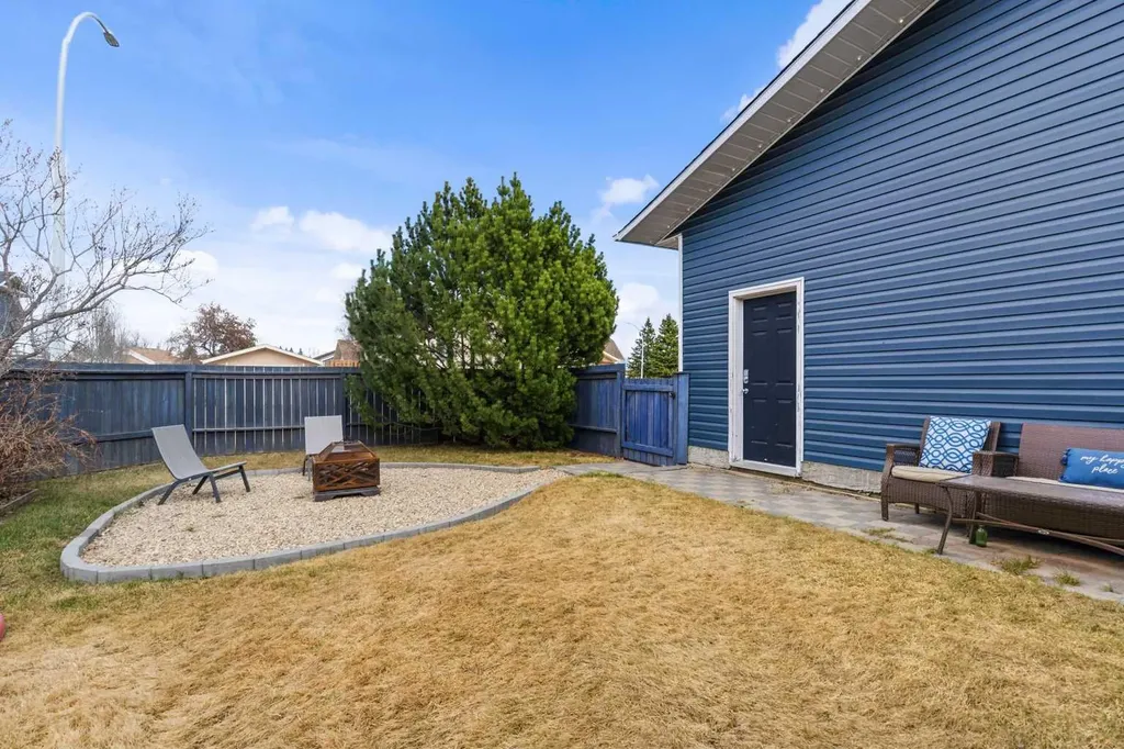 2 Pritchard Drive Whitecourt AB T7S 1B7