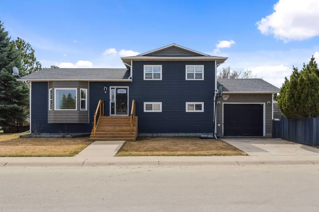 2 Pritchard Drive Whitecourt AB T7S 1B7