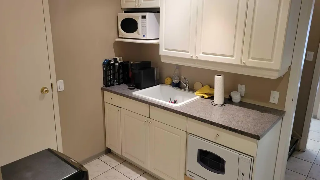 1931 Highfield Crescent SE Calgary AB T2G 5M1