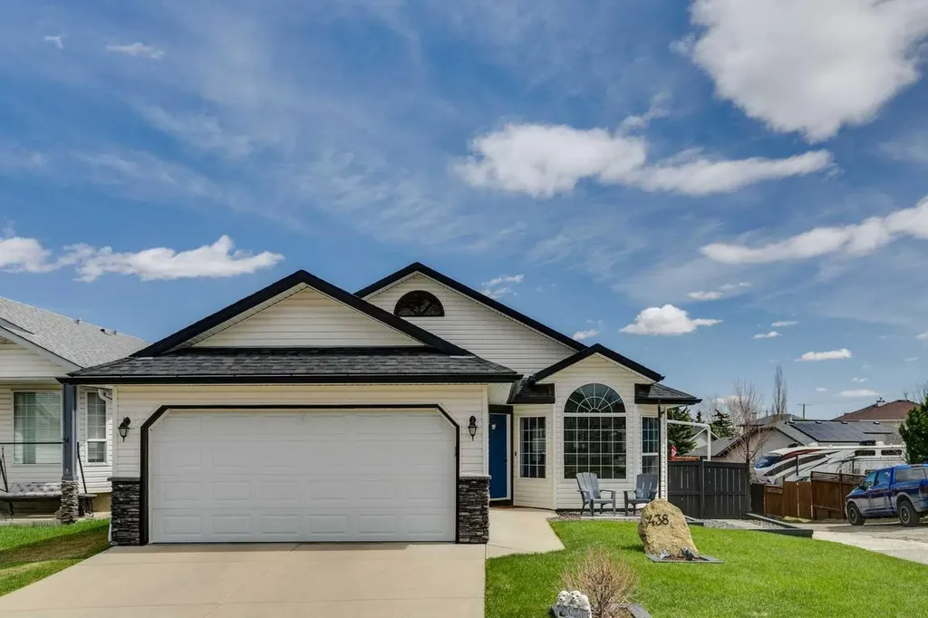 438 Sheep River Point Okotoks AB T1S 1S3