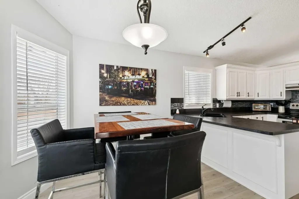 438 Sheep River Point Okotoks AB T1S 1S3