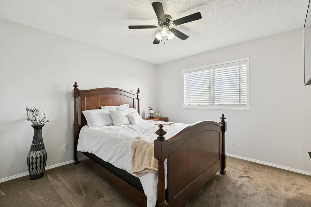 438 Sheep River Point Okotoks AB T1S 1S3